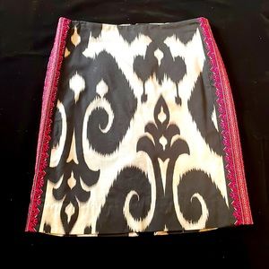 Ikat print skirt with embroidered sides